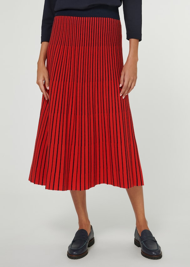 Flared knitted skirt in a striped look