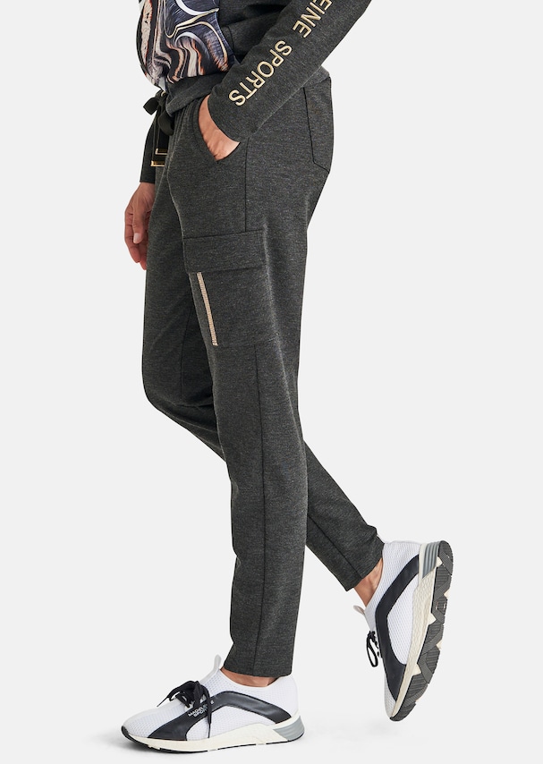 Cargo-style jogging trousers 3