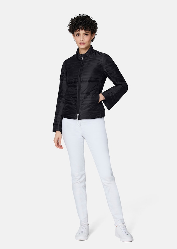 Stylish quilted jacket for outdoor activities 1
