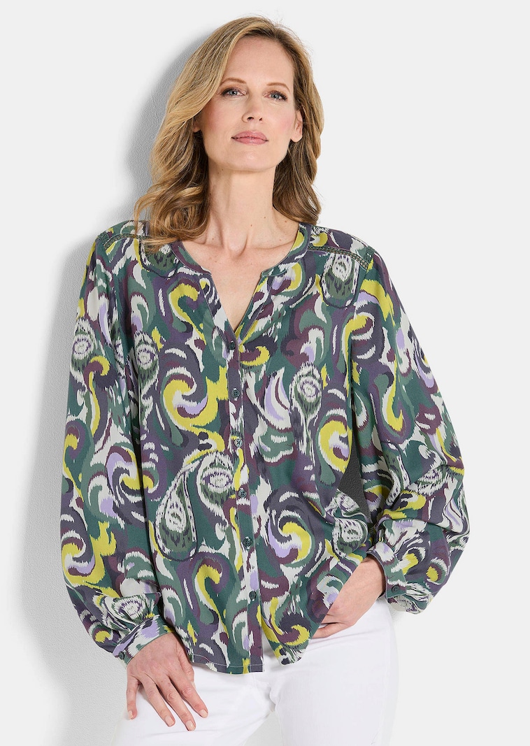 Luftige Bluse mit weiten Ärmeln