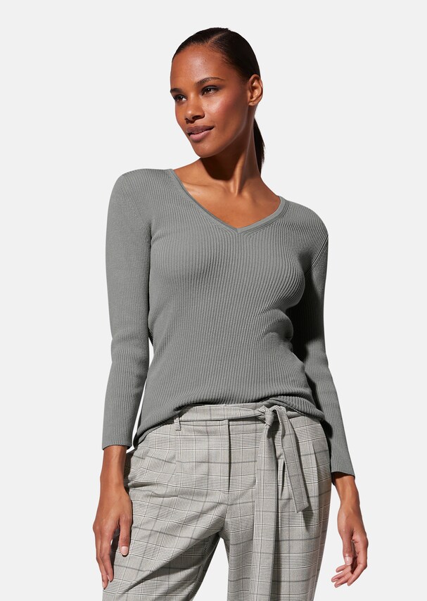 Slim rib-knit jumper with 3/4-length sleeves