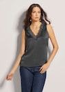Lingerie-Top mit V-Ausschnitt und edler Spitze thumbnail 1
