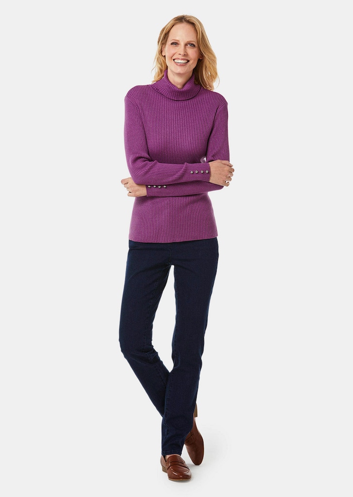 Eleganter Rollkragenpullover mit optischen Knöpfen