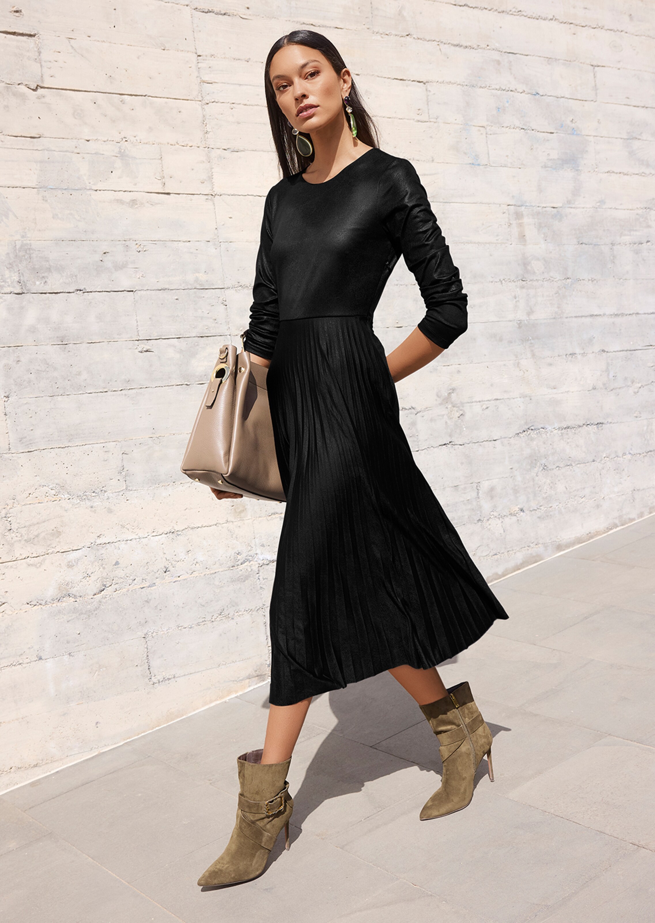 Jersey-Kleid in Leder-Optik mit Plisseerock