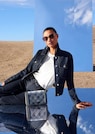 Jeansjacke mit dunkler Waschung thumbnail 7