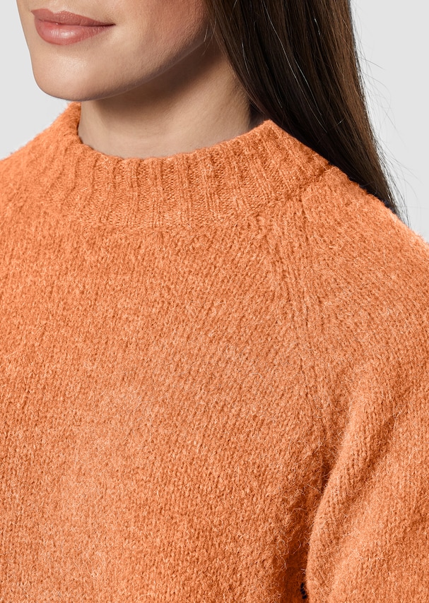 Round neck jumper with long sleeves 4