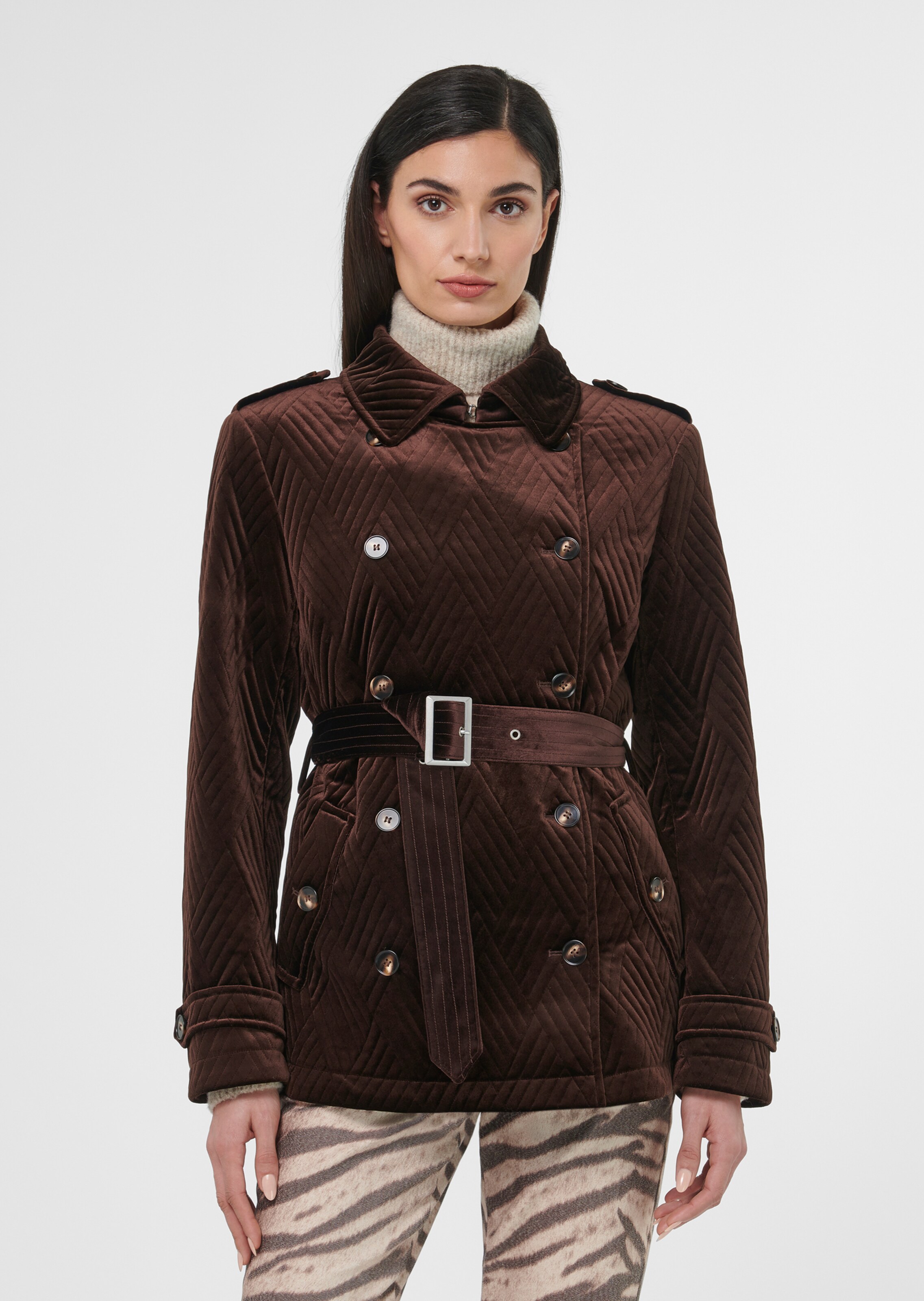 Samtjacke im Trenchcoat-Stil