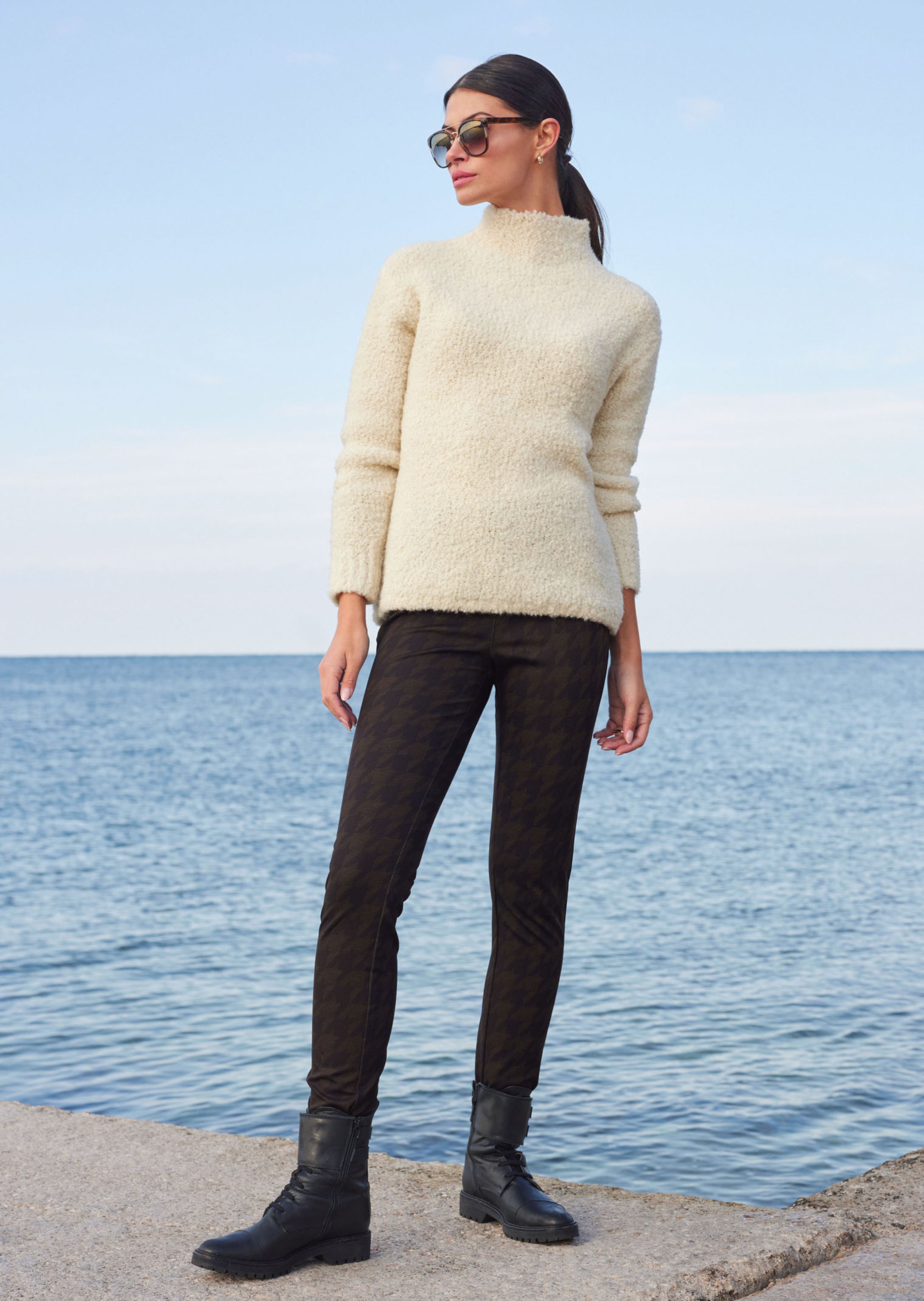 Teddy-Pullover mit Stehkragen