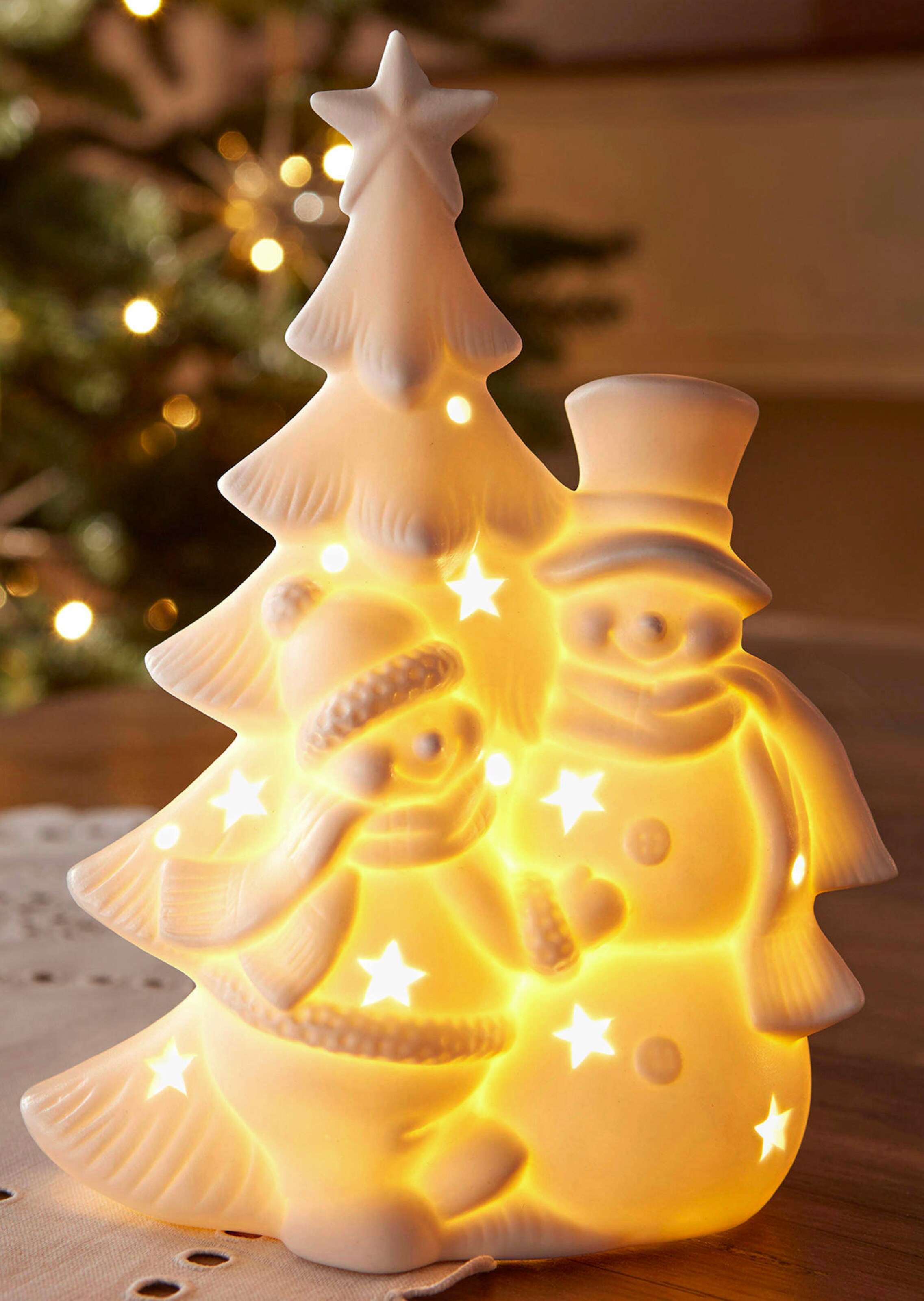 LED-Porzellanbaum mit Schneemännern