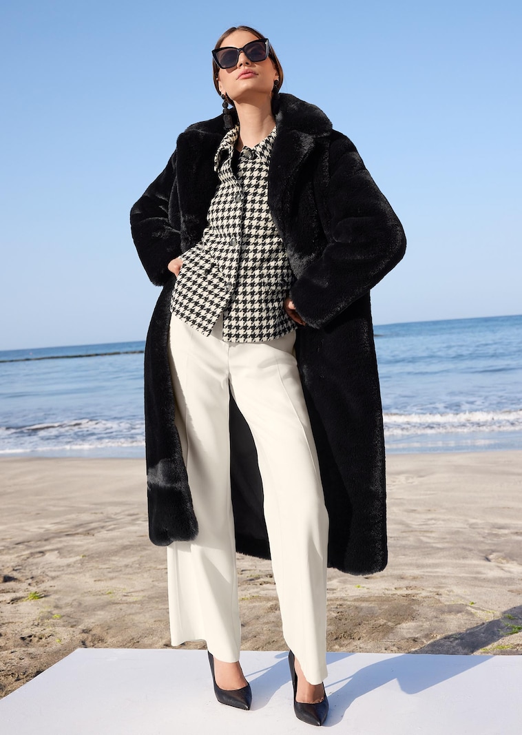 Manteau long en fausse fourrure