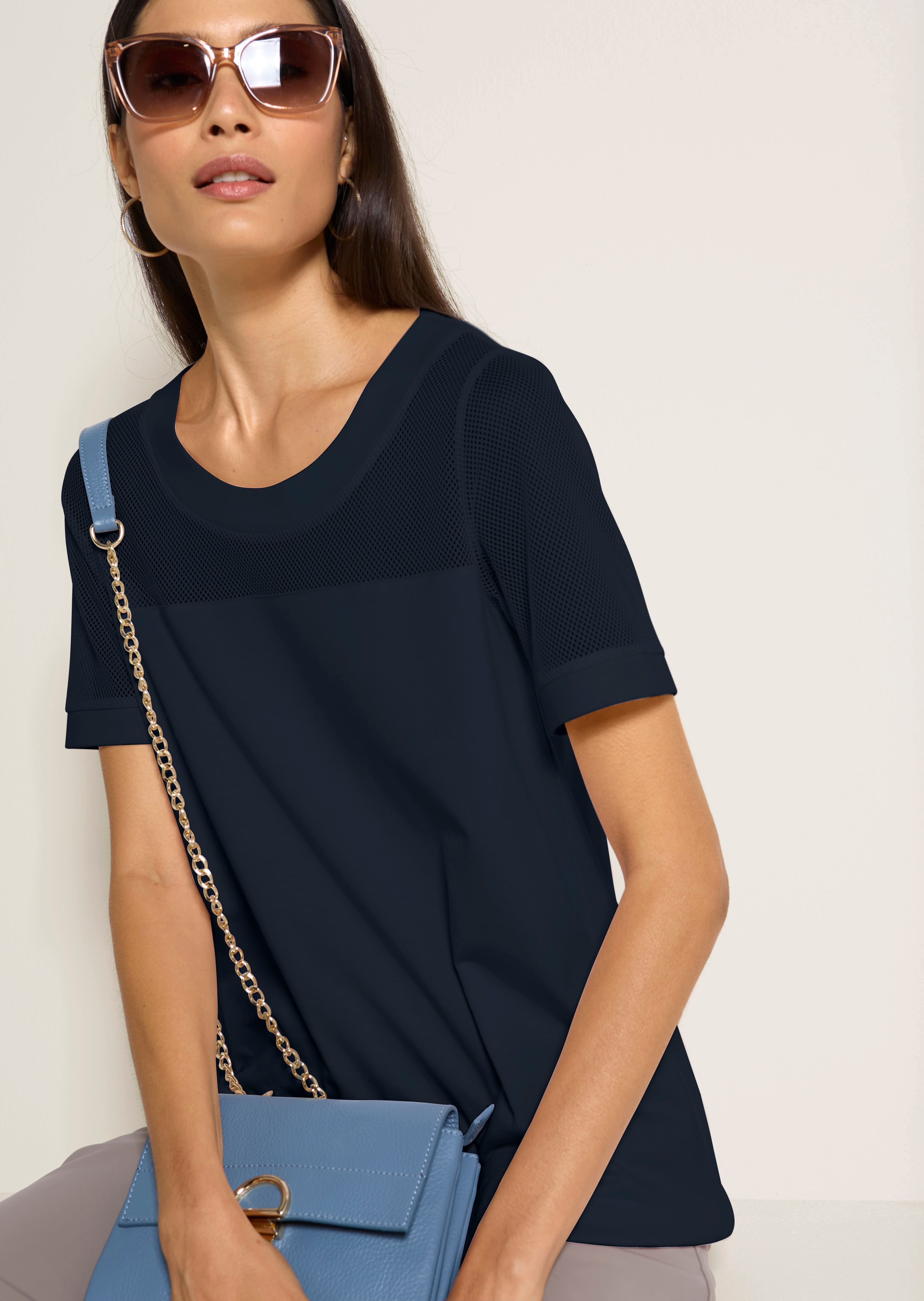 T-shirt avec empiècements en résille