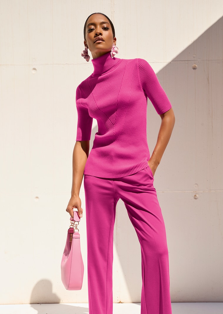 Rippstrickpullover mit Halbarm