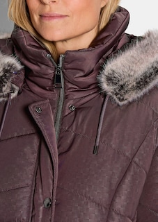 Manteau matelassé court avec capuche et tissu aspect fourrure thumbnail 5