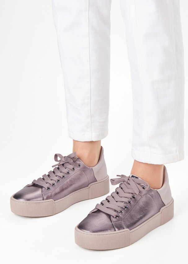 HÖGL - Leather sneaker with metallic accent