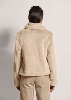 Veste courte en fausse fourrure tendance thumbnail 3