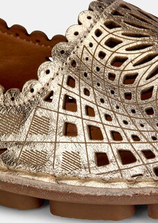 Ballerina thumbnail 3