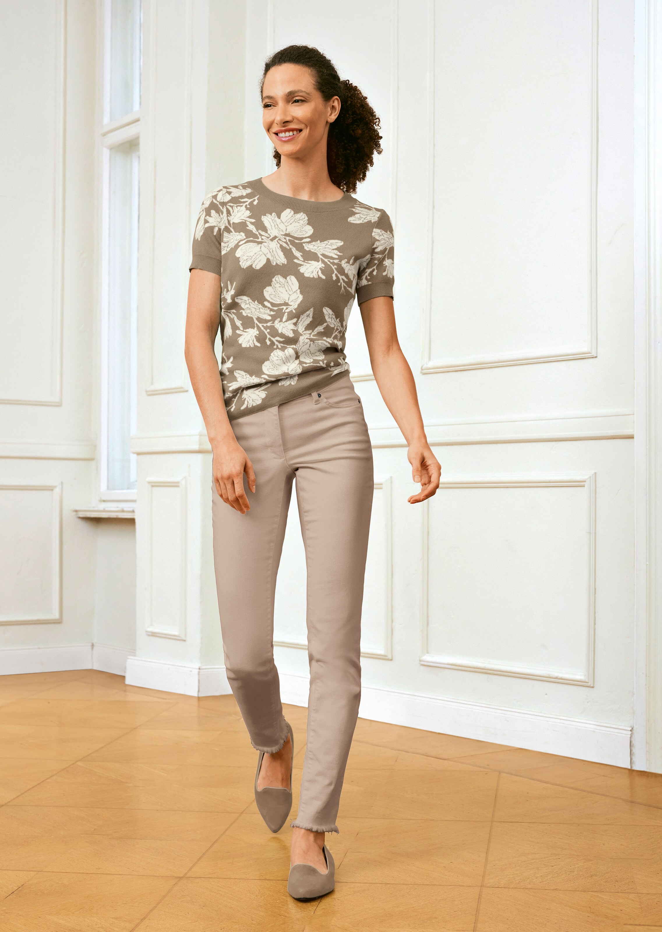 Jeans mit feinem Fransensaum