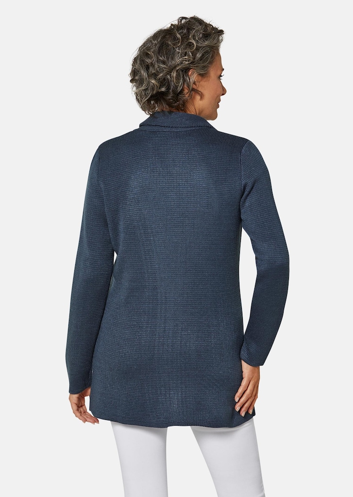 Kuschelweiche Strickjacke in kaschierender Länge