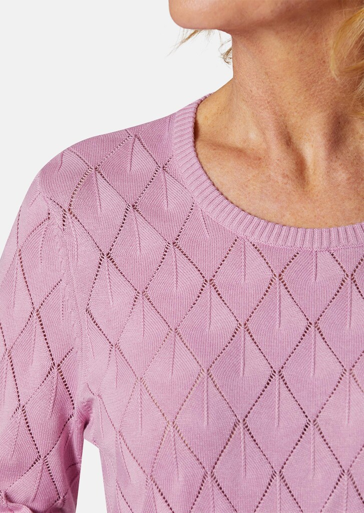 Verzorgde ajour pullover met vrouwelijke accenten 4