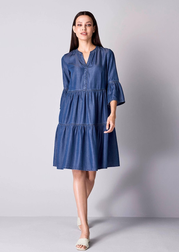 Kleid mit Stufen im Rockteil 2
