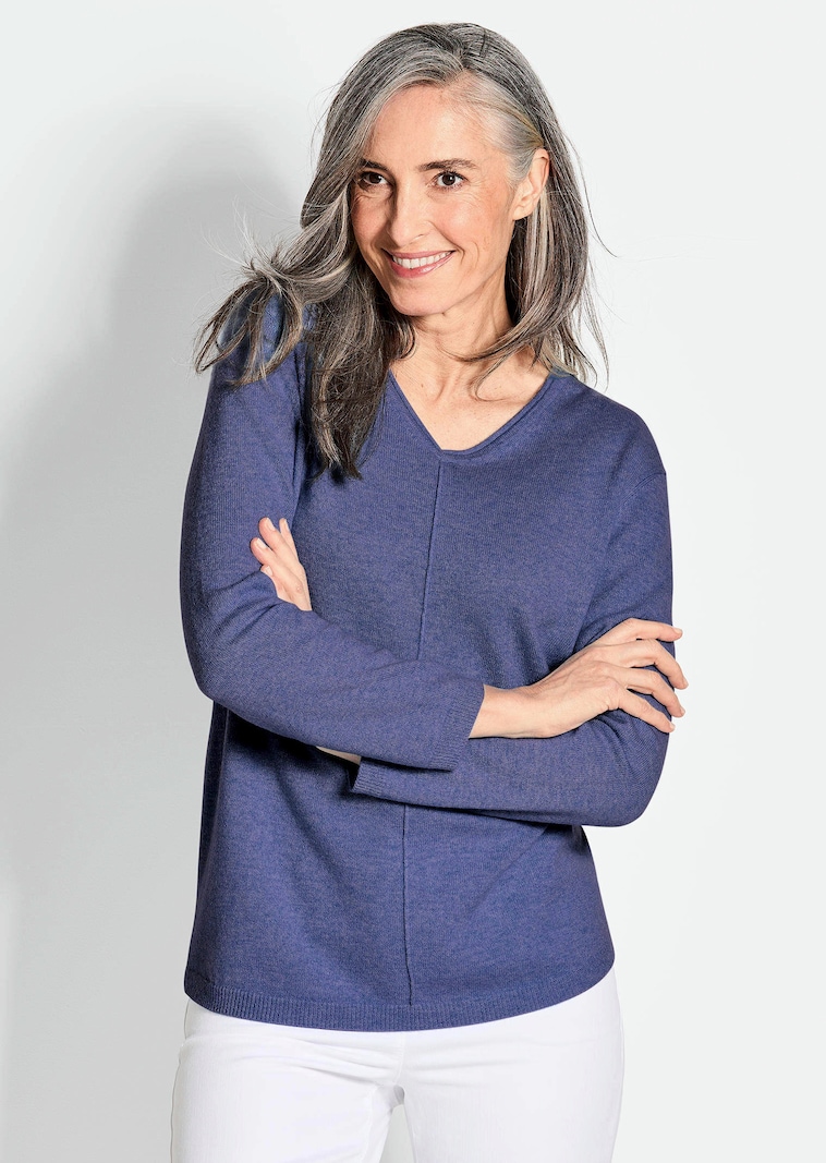 V-päänteinen kashmirneule