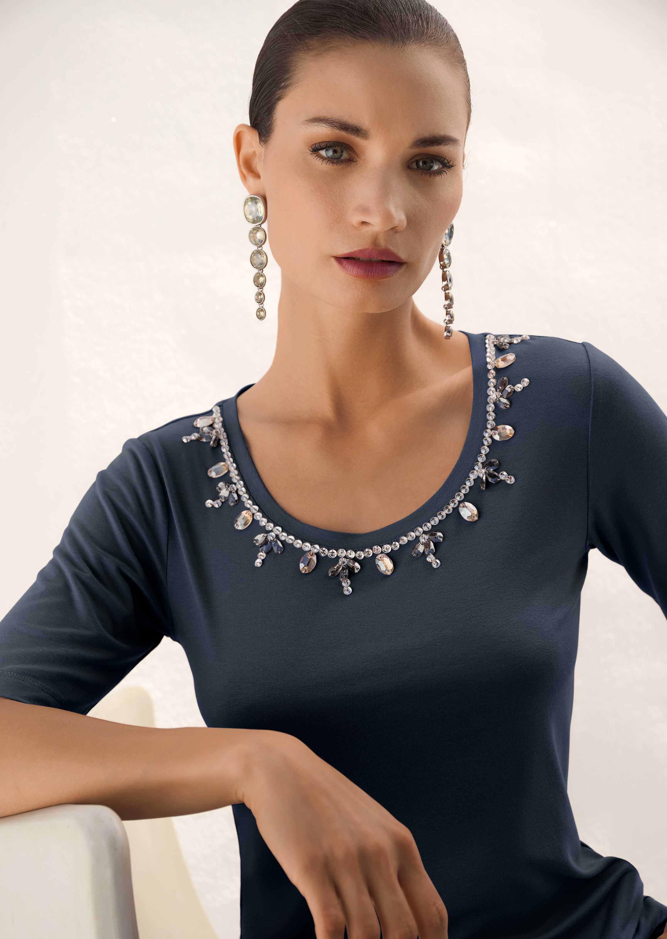 Halbarm-Shirt mit Zierstein-Deko