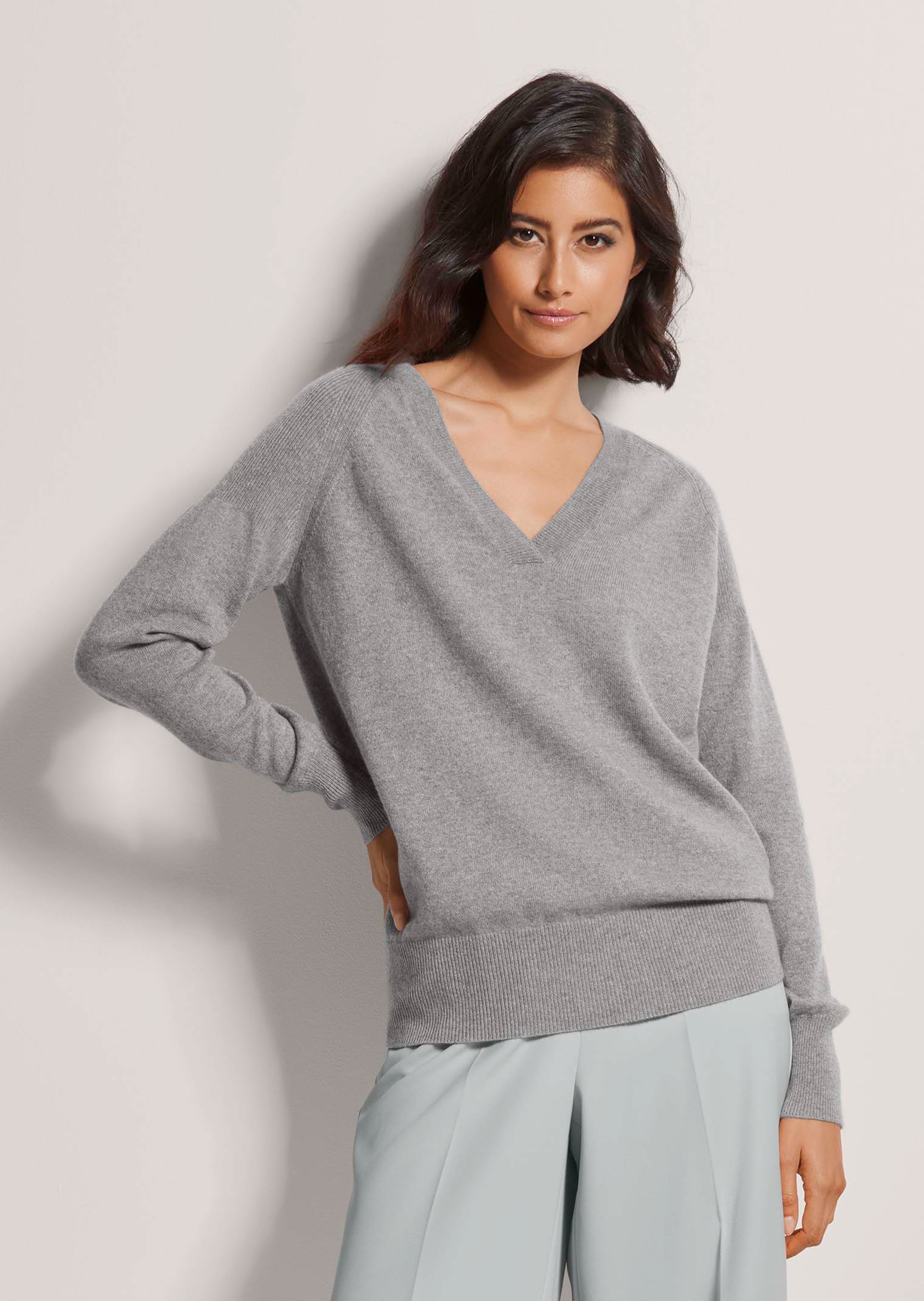 Kaschmirpullover mit V-Ausschnitt