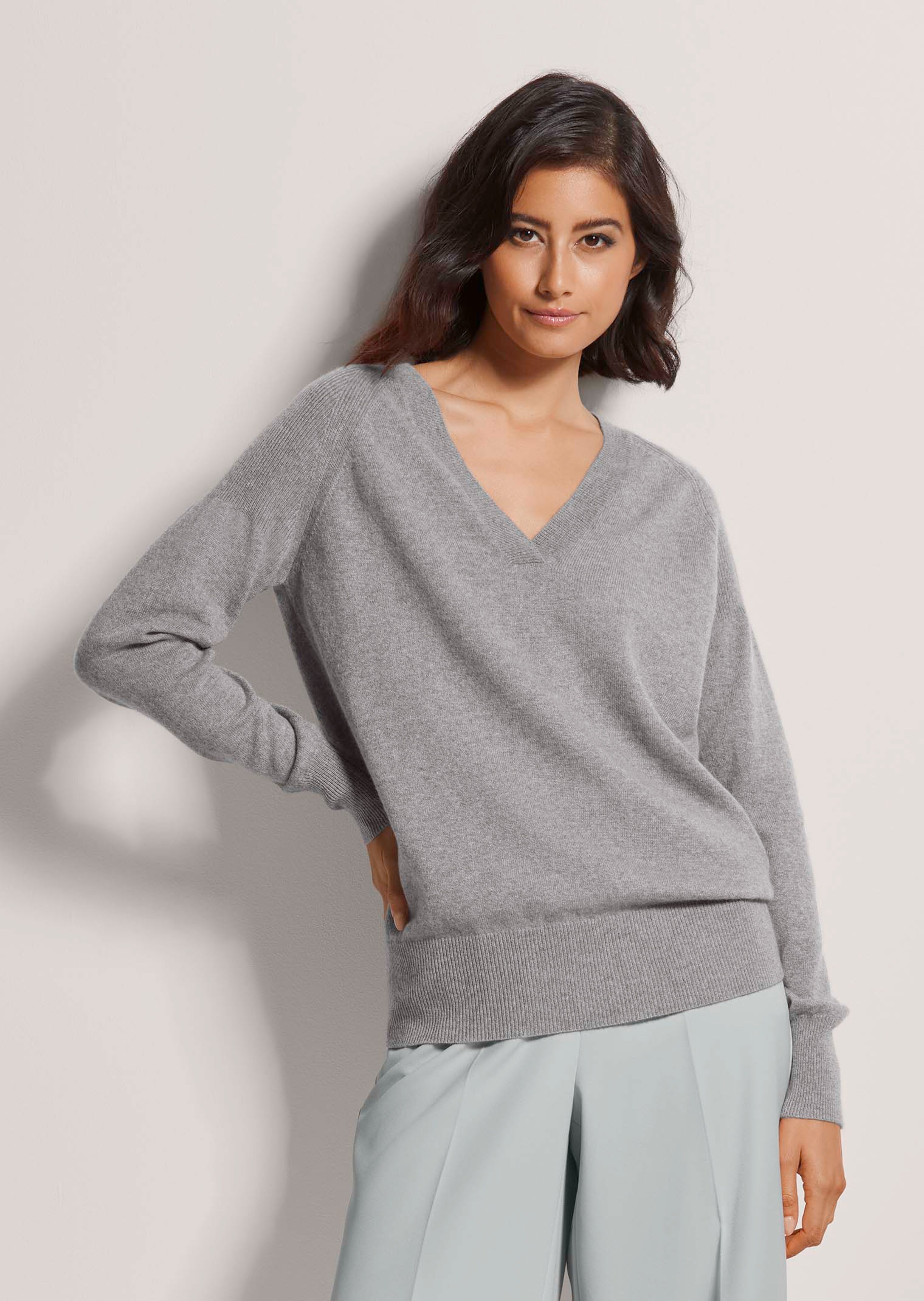 Kaschmirpullover mit V-Ausschnitt