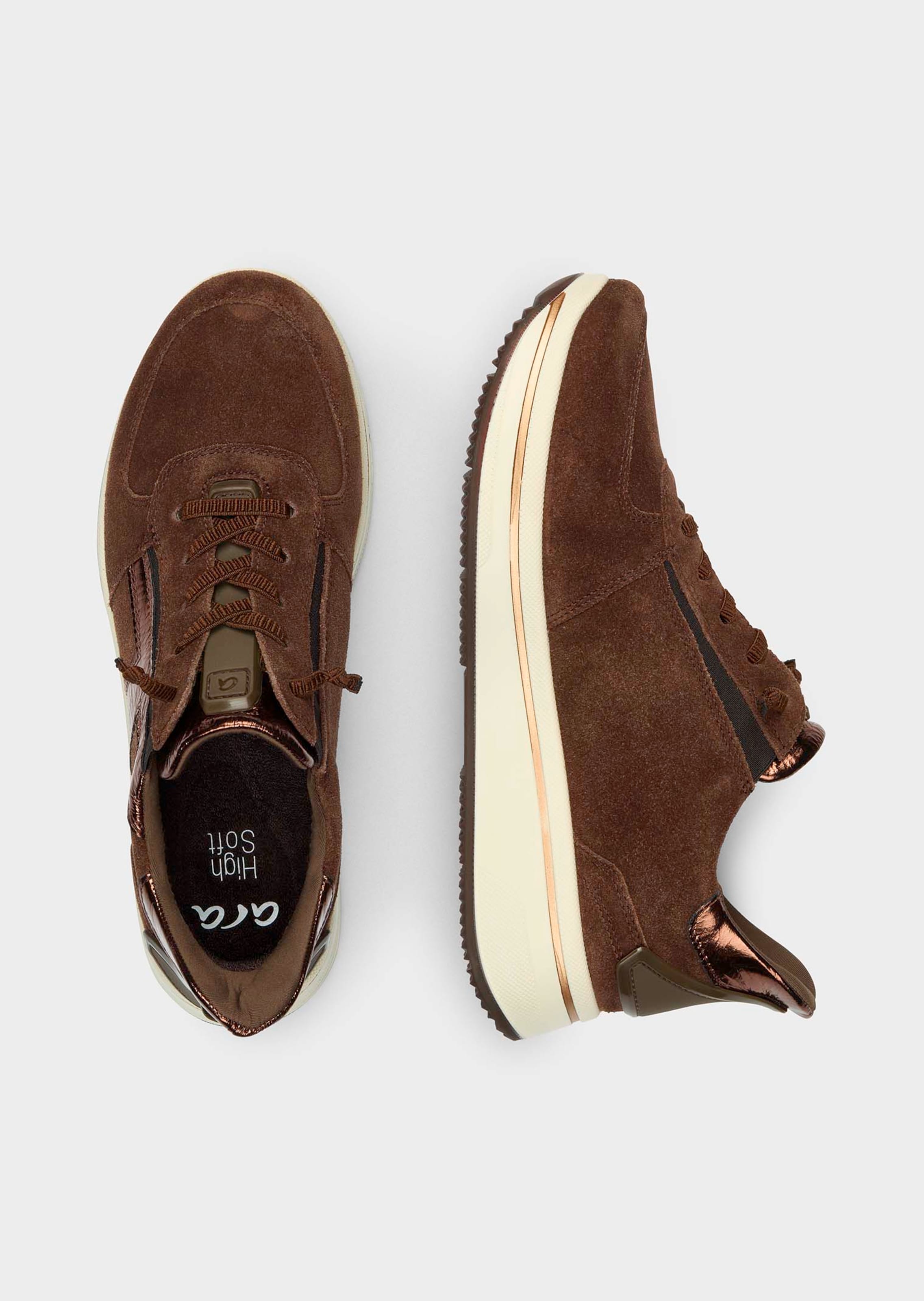 Eleganter Sneaker aus Veloursleder