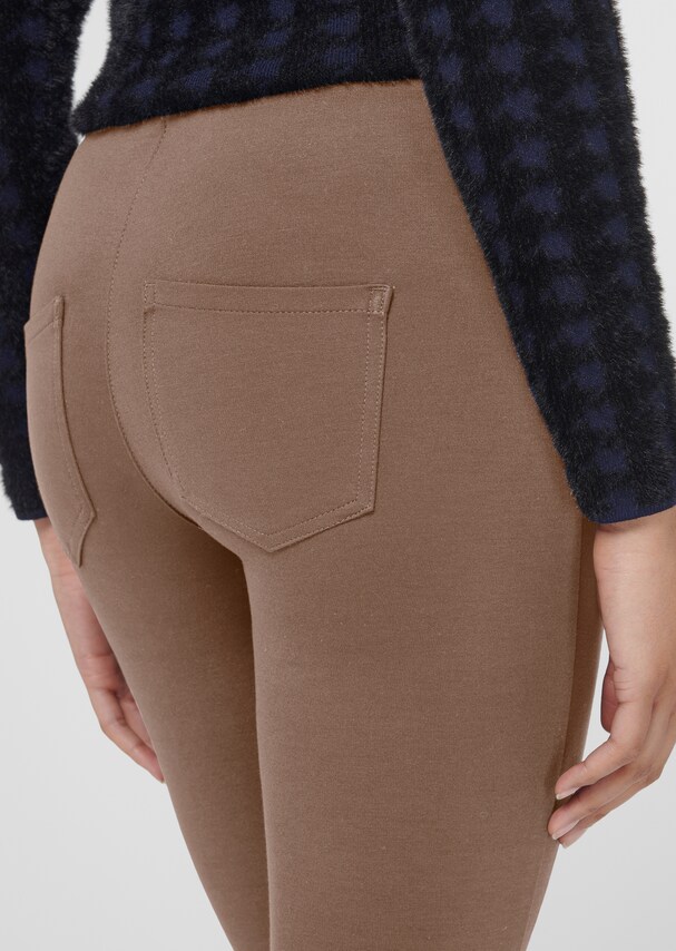 Body-hugging leggings with stretch waistband 4