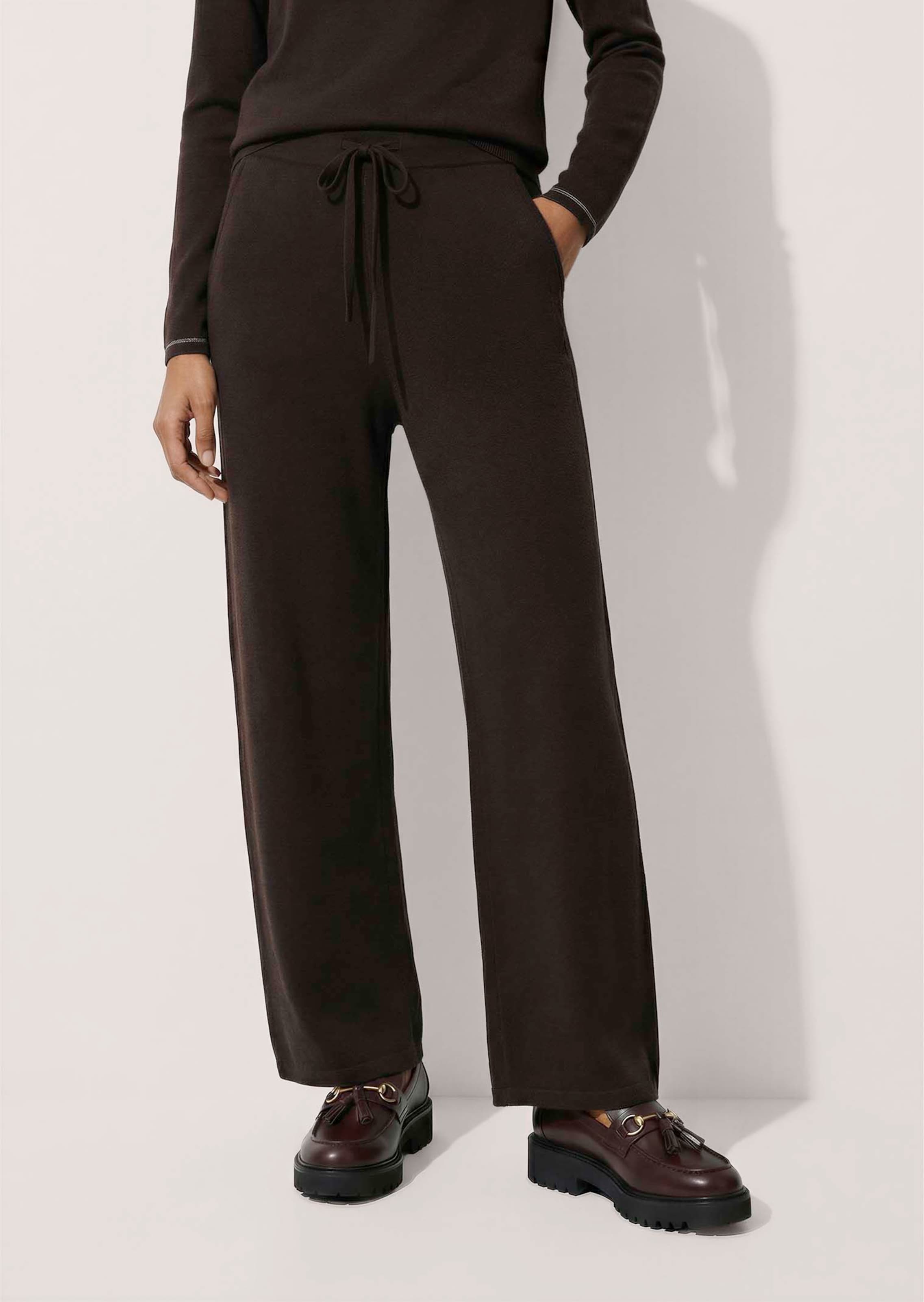 Knitted trousers made from new wool