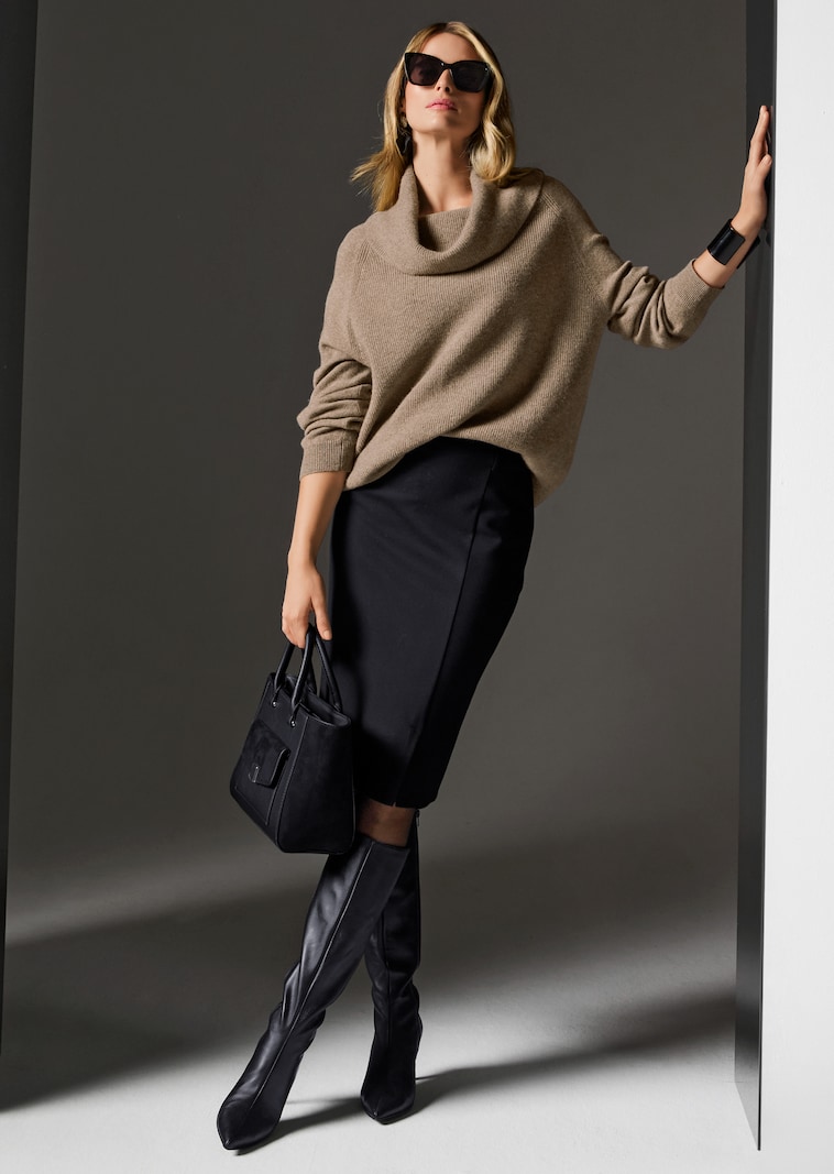 Kurzer Bleistiftrock aus elastischem Jersey