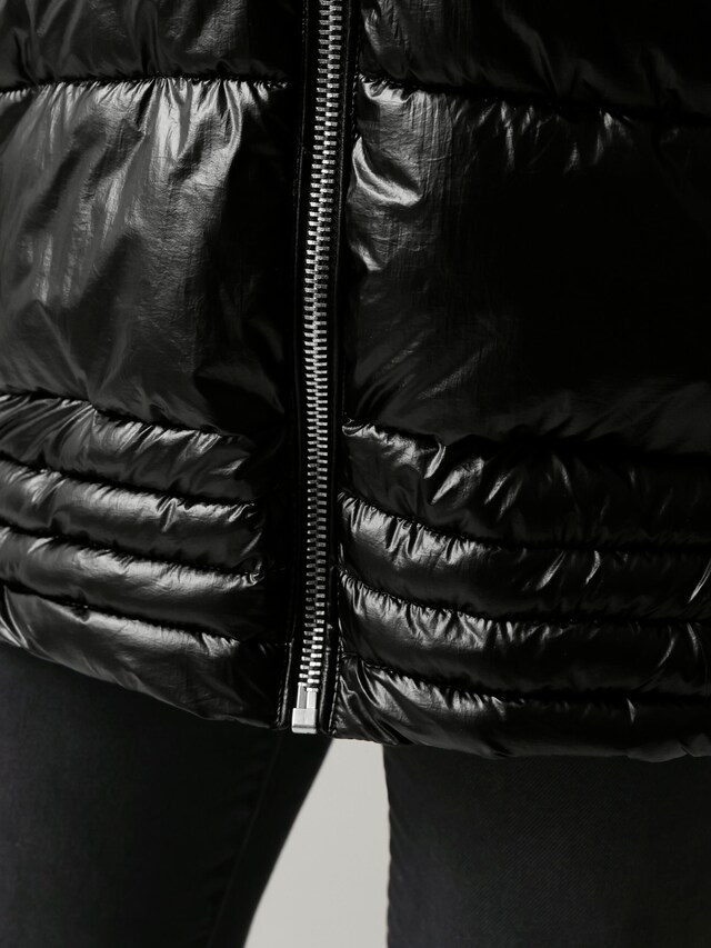 Steppjacke mit unterschiedlich großer Steppung 4