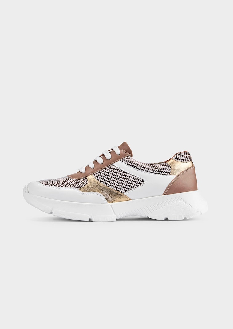 Sneaker