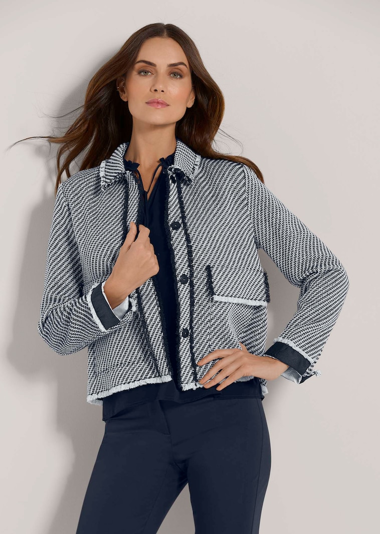 Kurzblazer mit Fransen