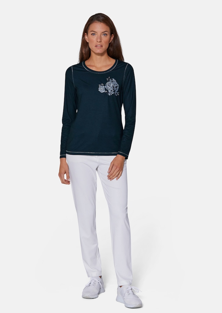 Long-sleeved shirt with floral embroidery 1