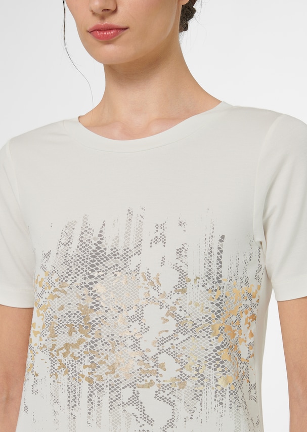 T-shirt with extravagant print 4