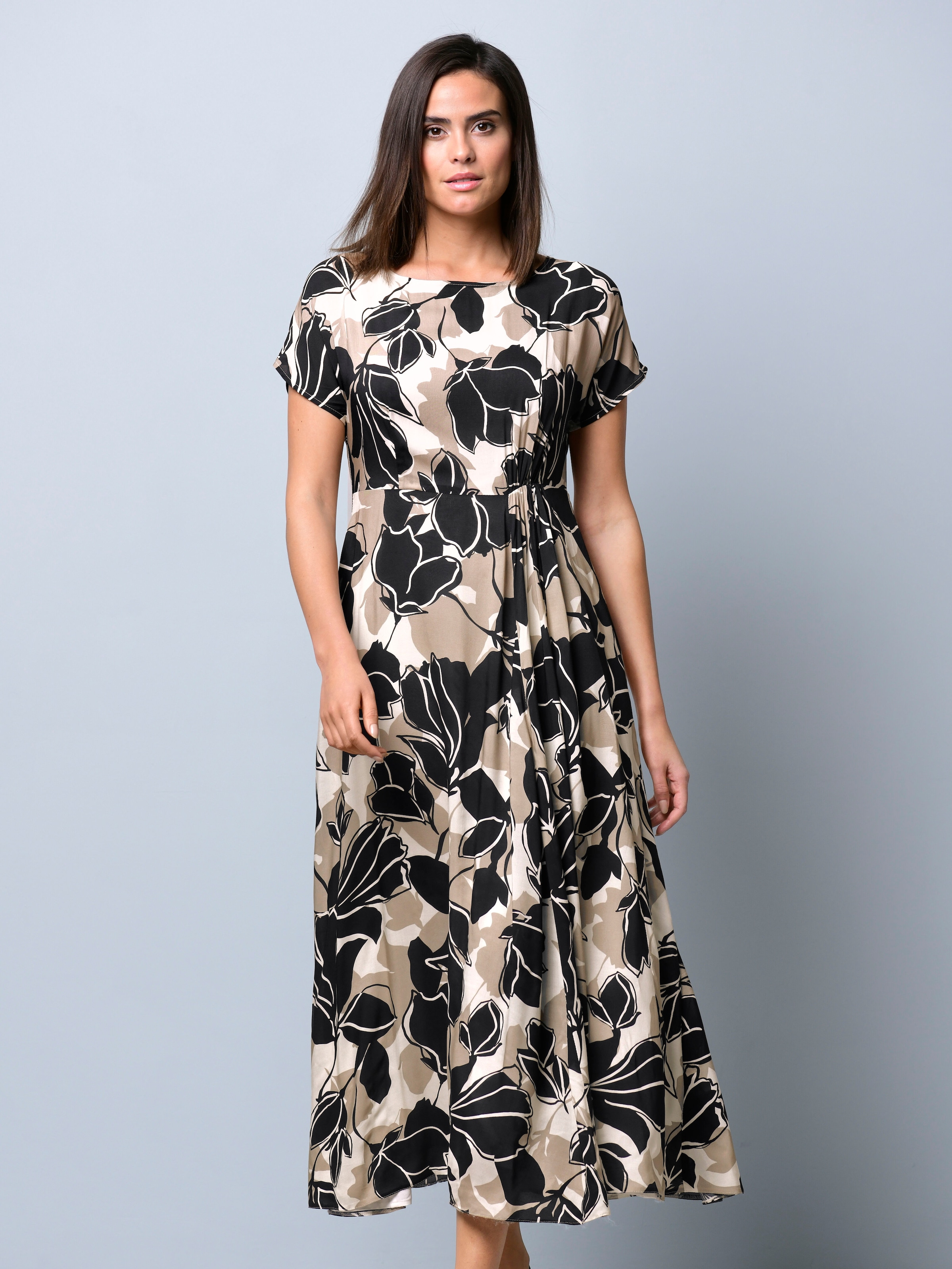 Midikleid mit kleiner Raffung in Taille