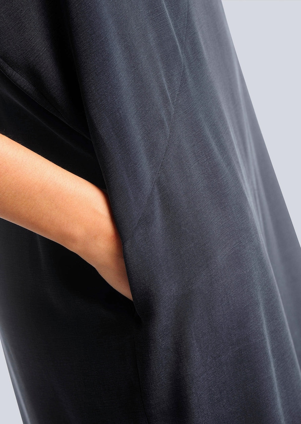 Kleid mit Ziernähten 4