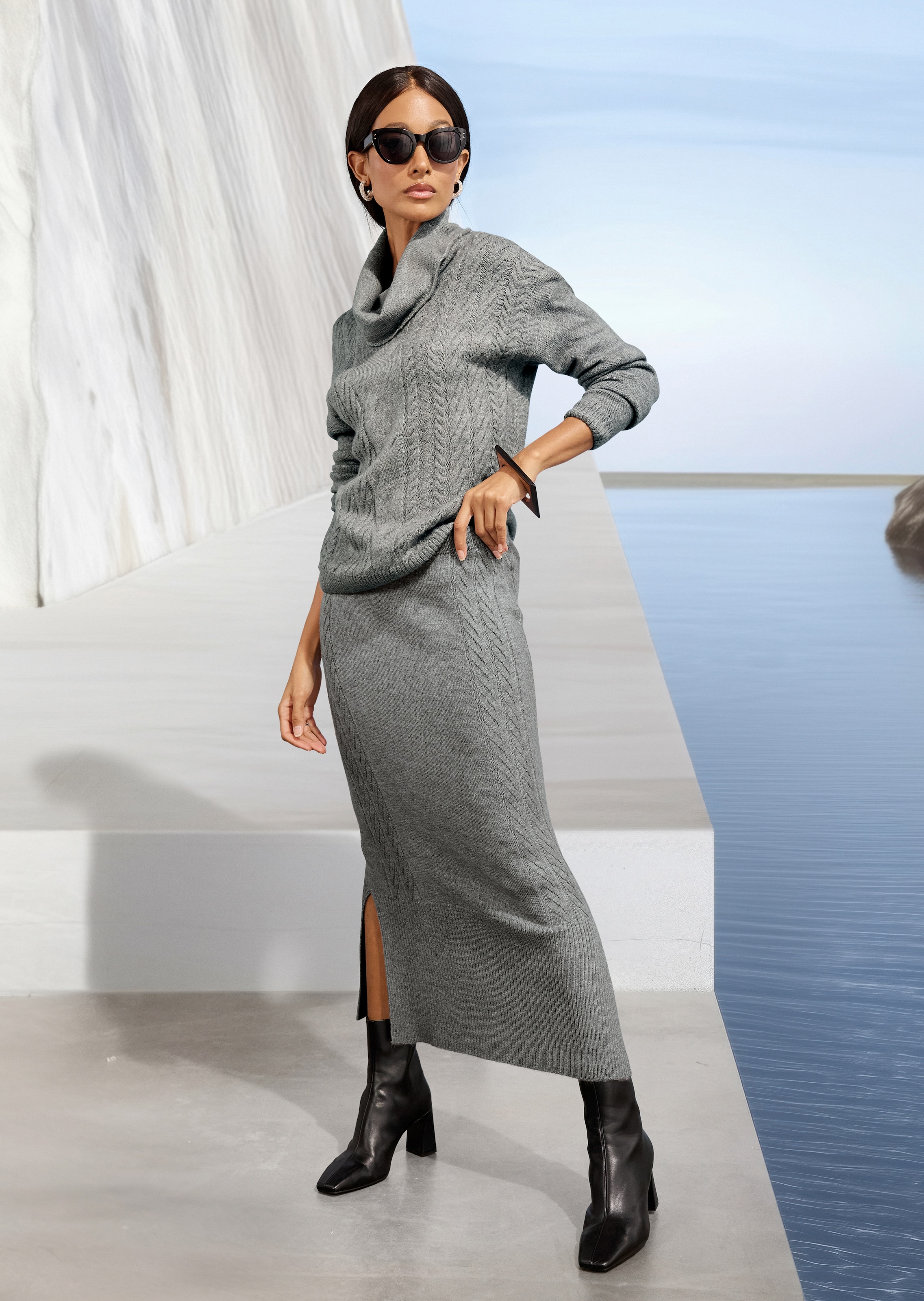 Strickpullover mit Capuchon-Kragen