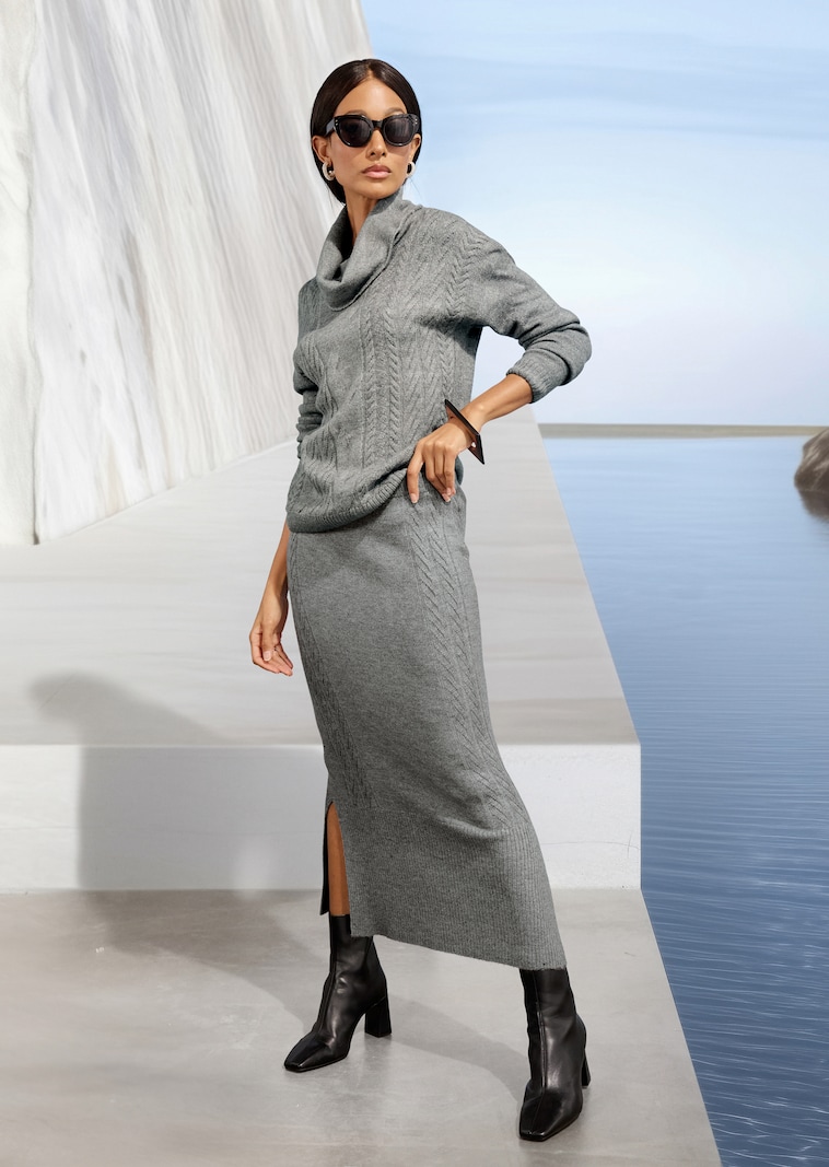 Strickpullover mit Capuchon-Kragen