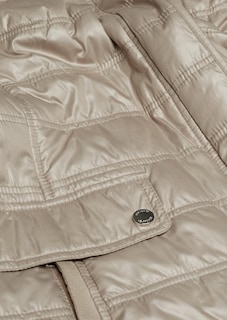 Leichte Steppjacke mit vielen Details thumbnail 8