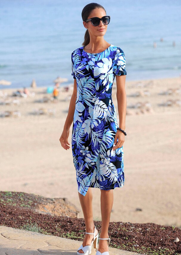 Strandkleid mit modischem Schlitz 3
