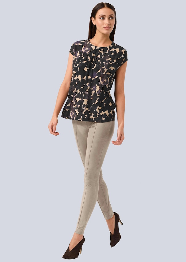 Shirtbluse mit Rundhalsausschnitt 5