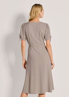 Halbarm-Kleid mit kurzen Ärmeln thumbnail 3