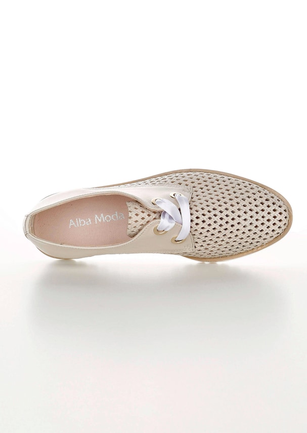 Schnürer mit Perforation 1