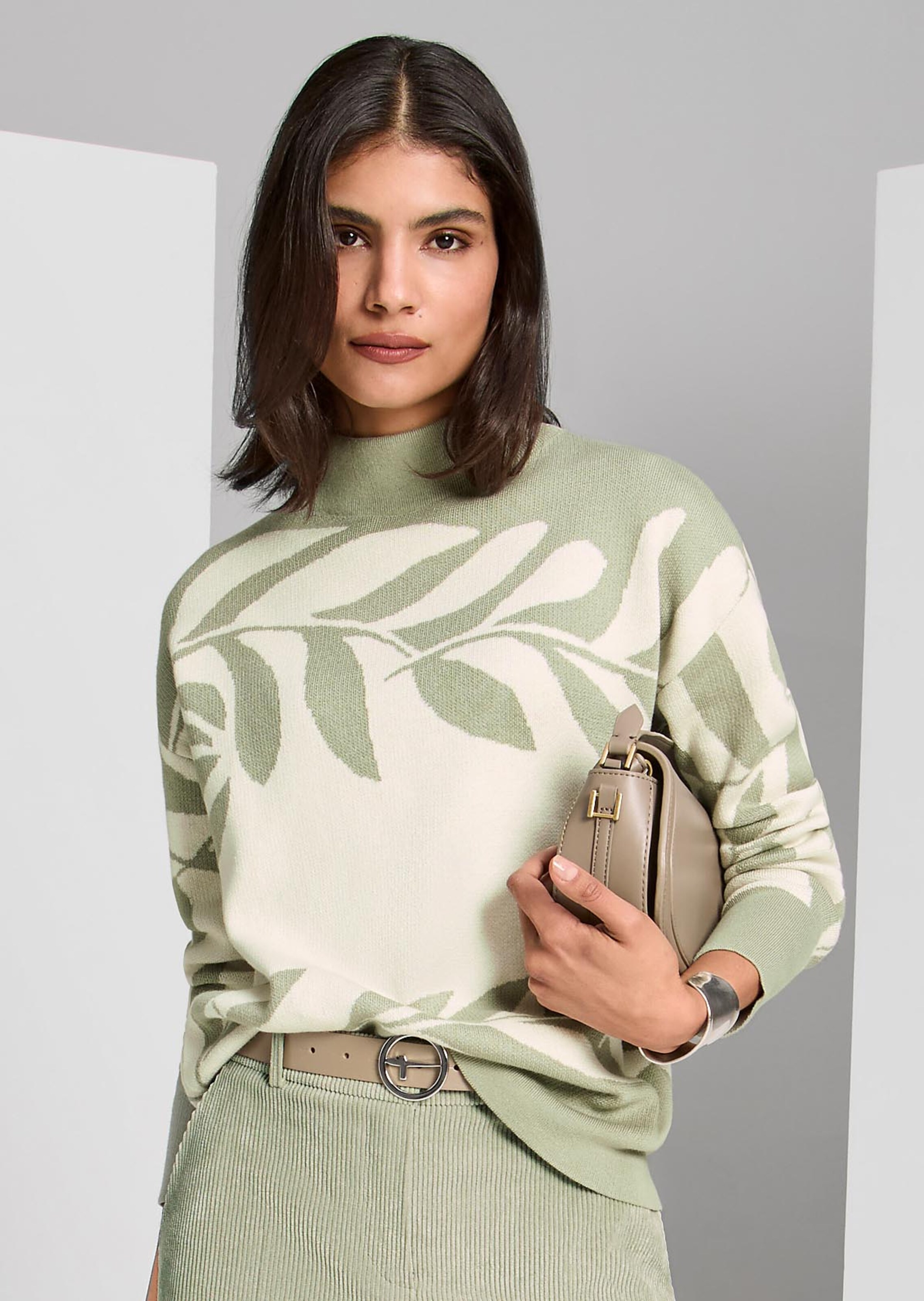 Jacquard-Pullover mit floralem Muster