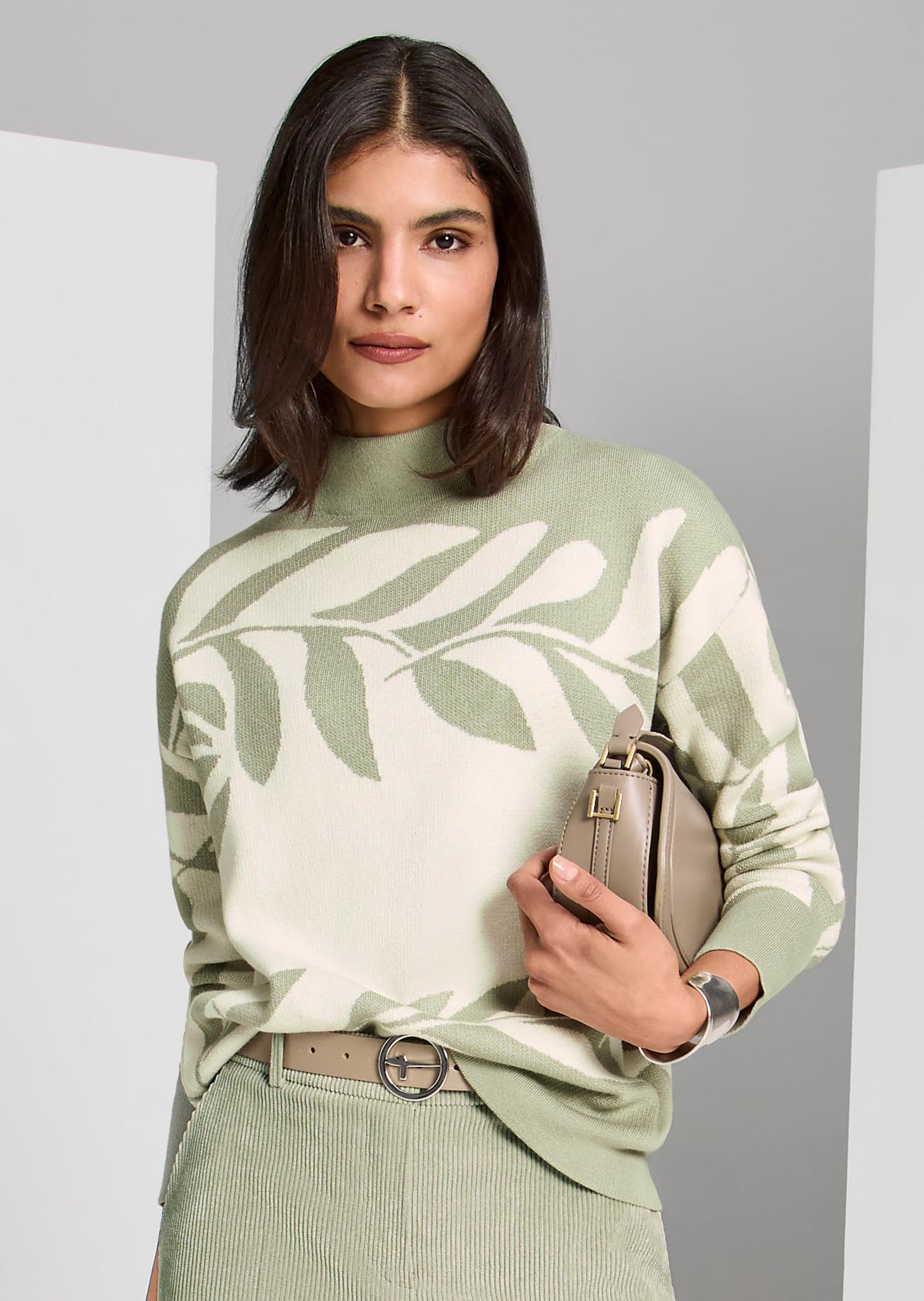 Jacquard-Pullover mit floralem Muster