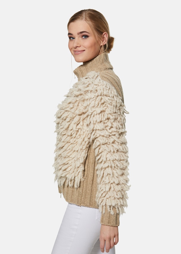 Strickjacke im Teddy-Look 3
