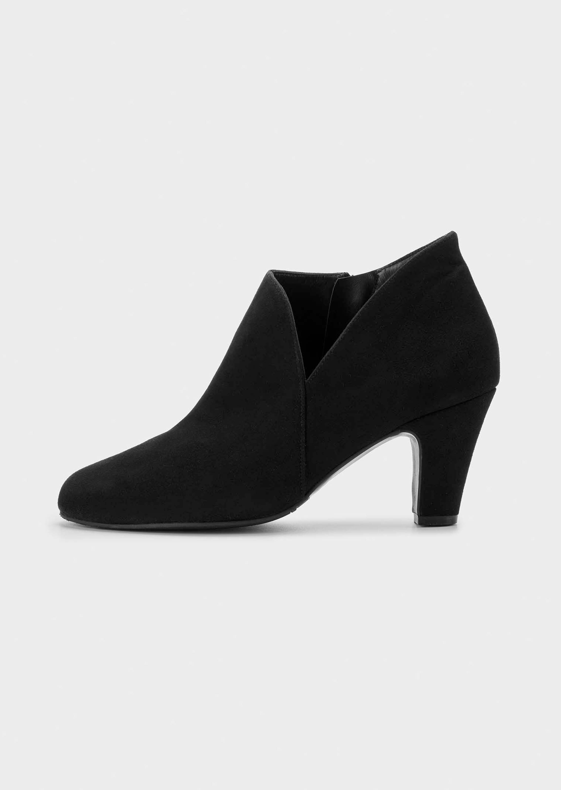 Feminine Stiefeletten mit Absatz